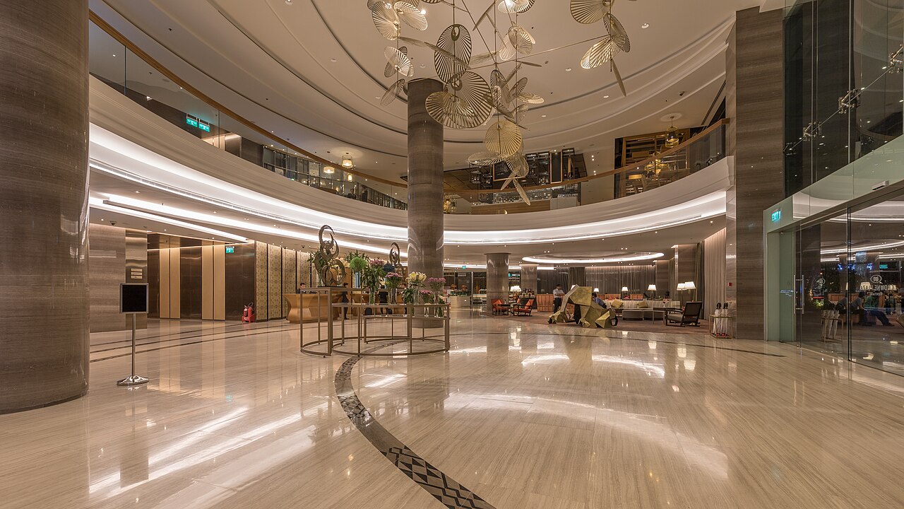 Otel lobisi ve karşılama alanı